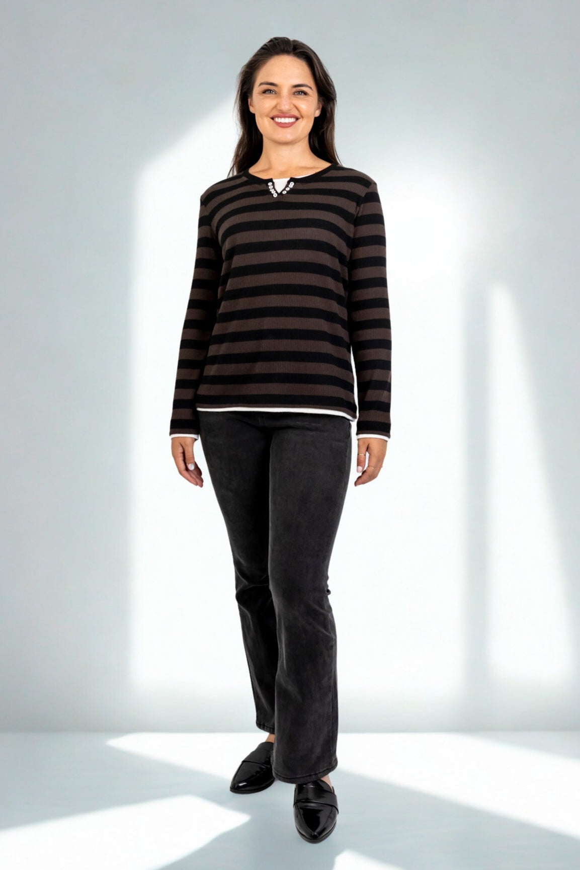 Nala - Fitted Tee with Button & Contrast Detail