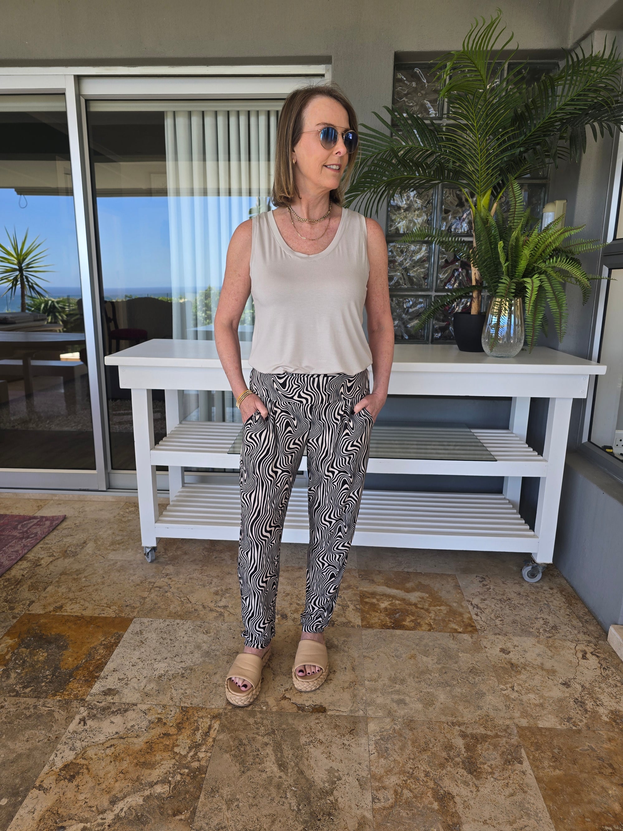 Roxanne Classic Pant - Monochrome Waves