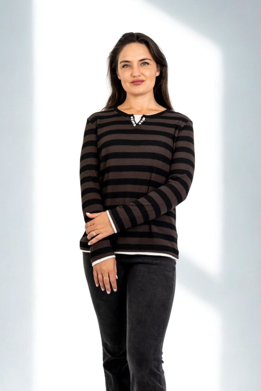 Nala - Fitted Tee with Button & Contrast Detail