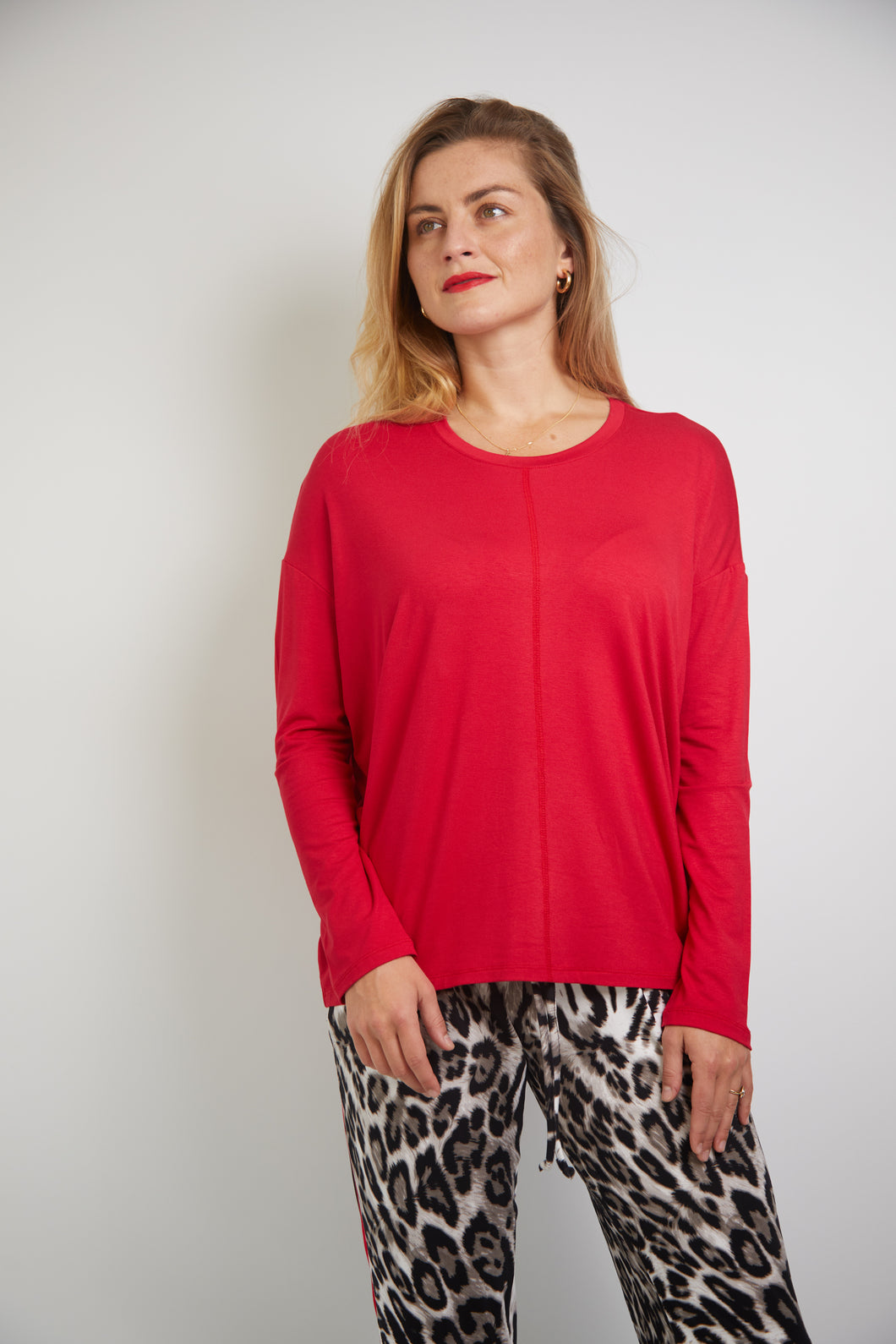 Lila - Classic Tee with Flossing detail