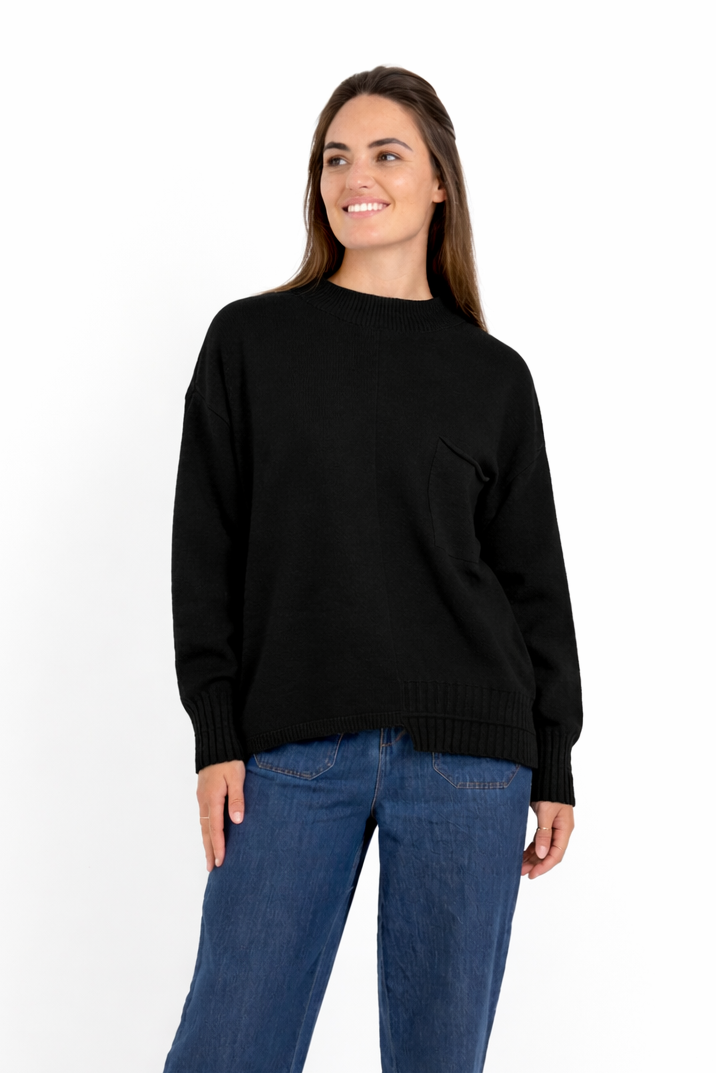 Hollister - Asymmetric Hem with Pocket, Black