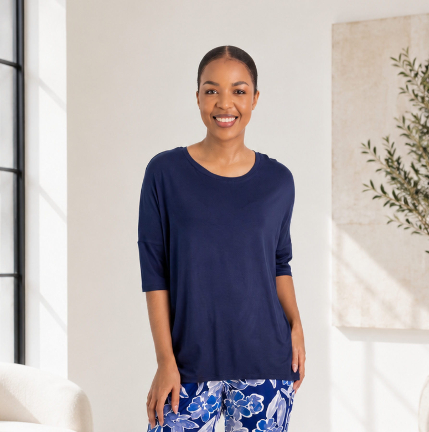 Chloe- Classic Tee with Backseam, Navy