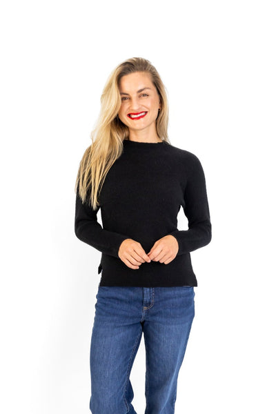 Granada - Fine Rib Funnel Neck