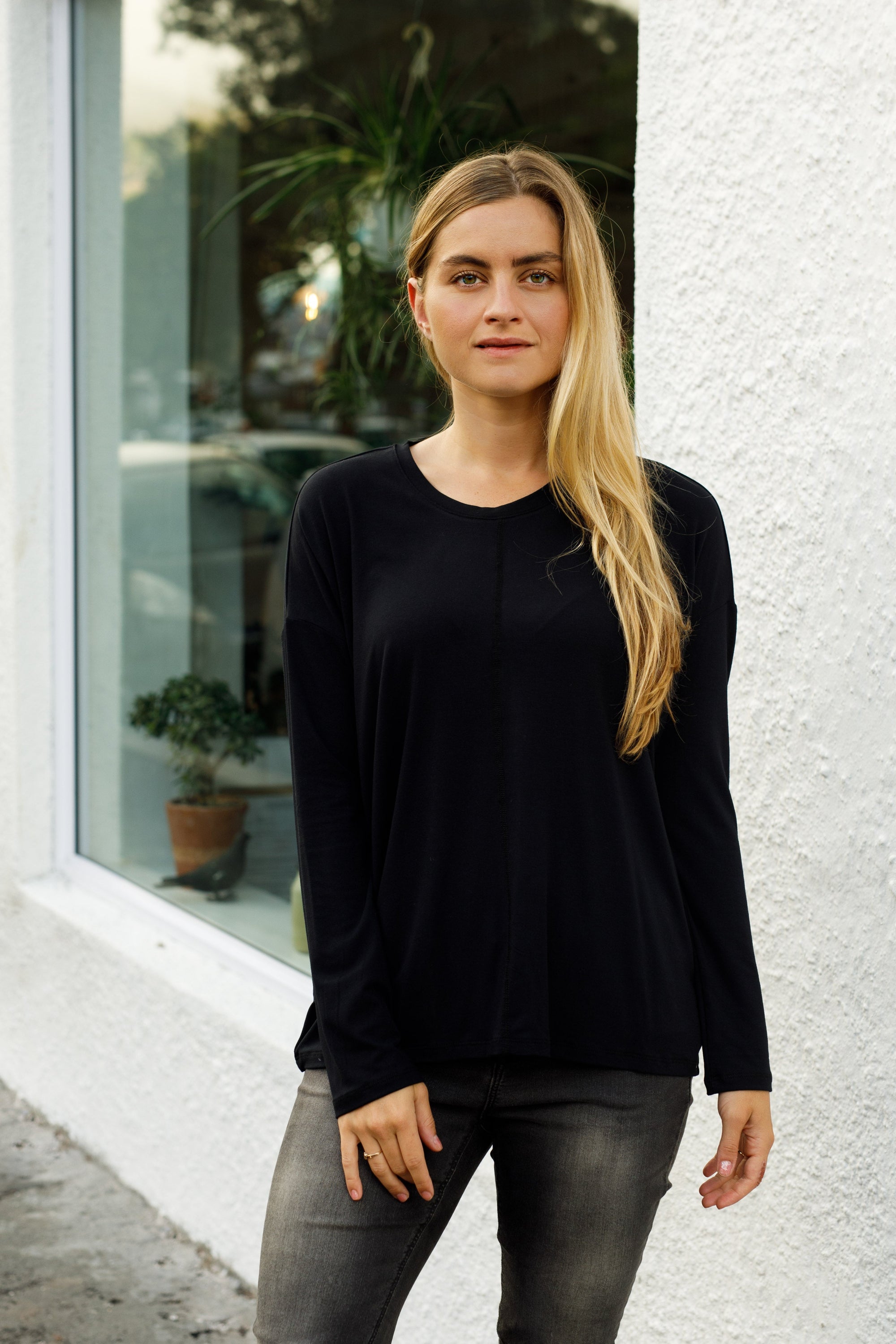 Lila - Classic Tee with Flossing detail