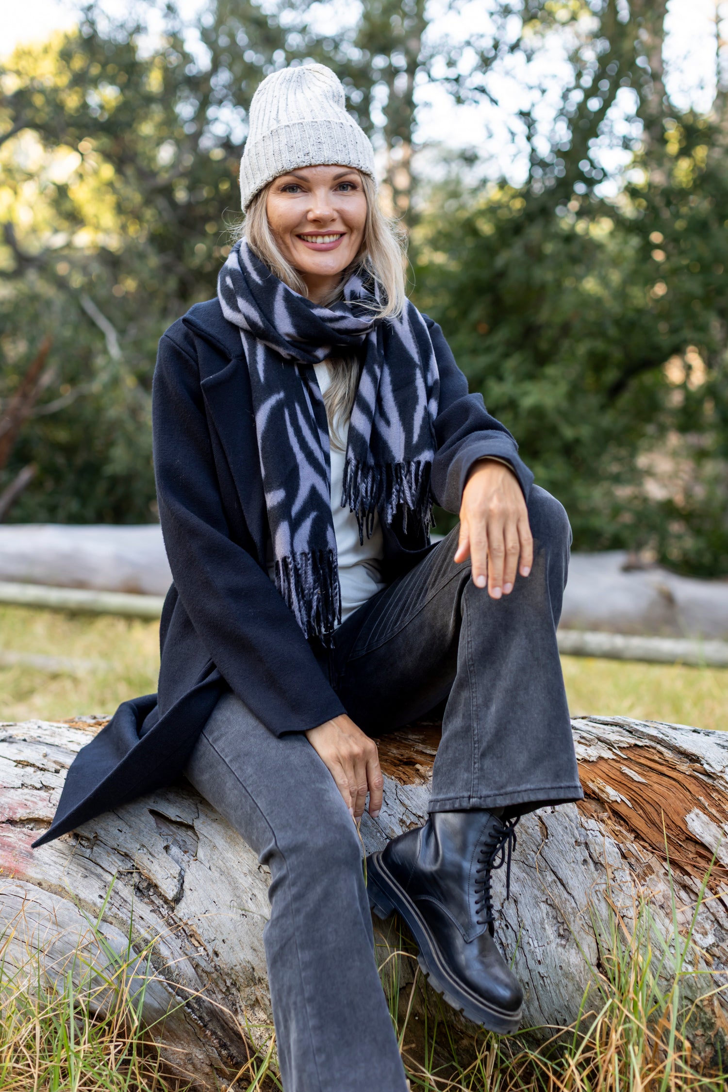 Warm Handle Animal Stripe Scarf - Grey