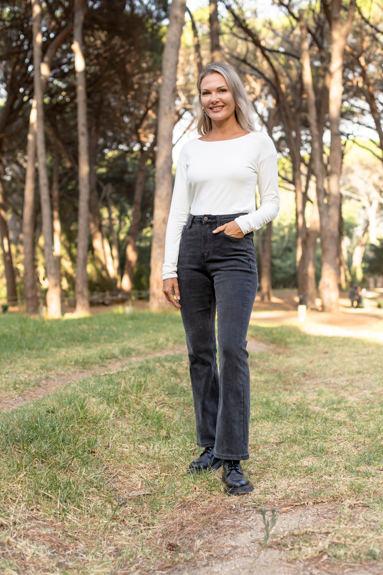 Calais - Classic Dark Flair Jean