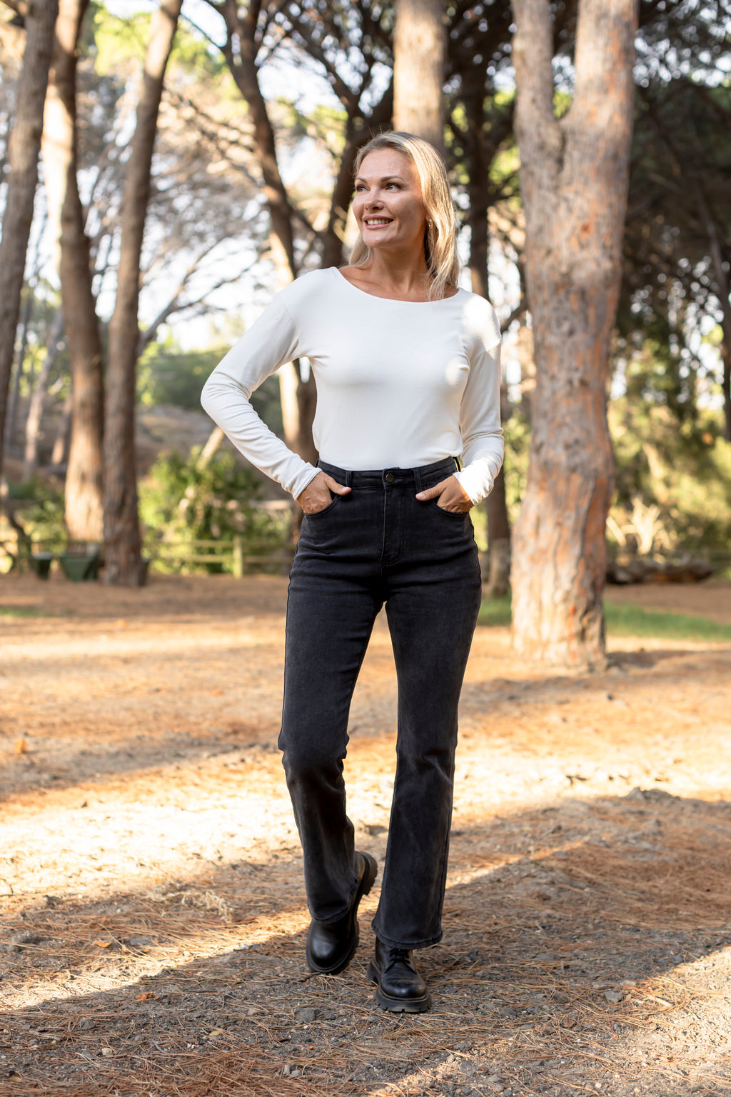 Calais - Classic Dark Flair Jean