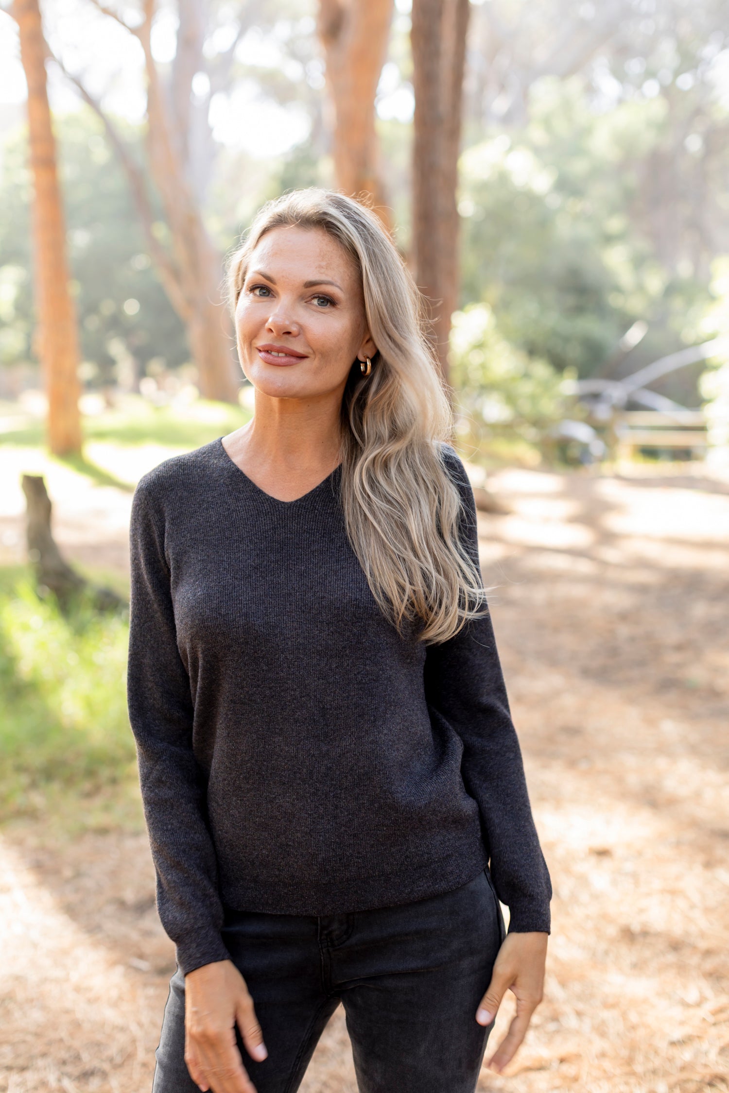 Lyon - V Neck Fine Rib Knit