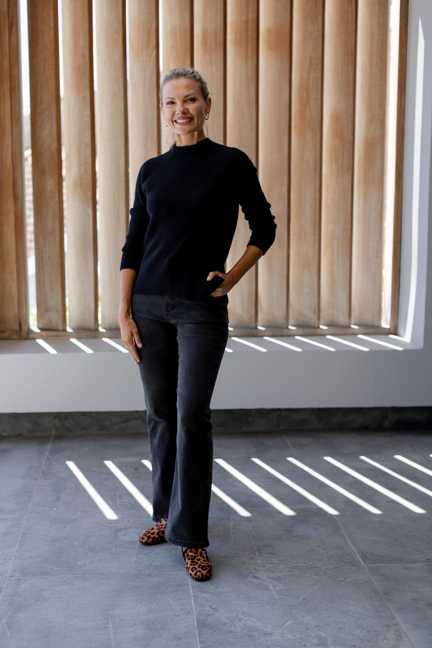 Granada - Fine Rib Funnel Neck