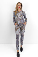 Load image into Gallery viewer, Roxanne - Classic Pant, Blue Animal &amp; Chain Design
