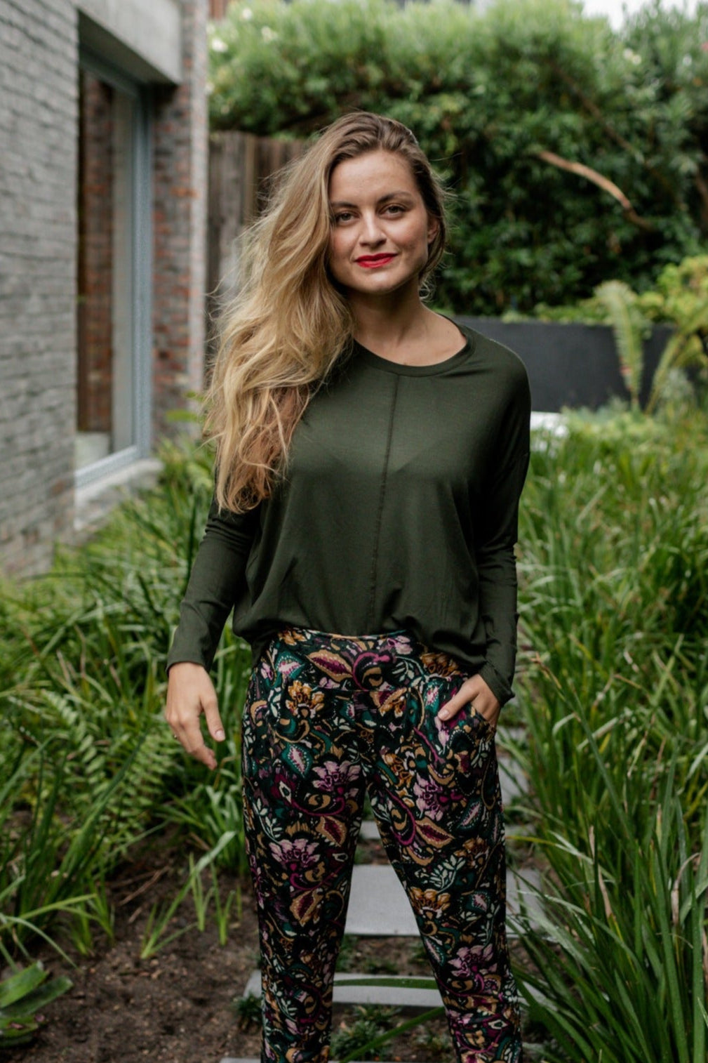 Lila - Classic Tee with Flossing detail