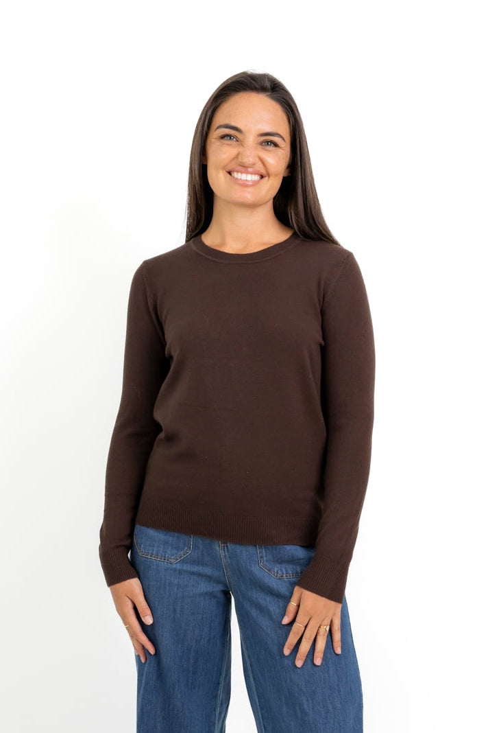 Malibu - Classic Fitted Crew Neck, Chocolate