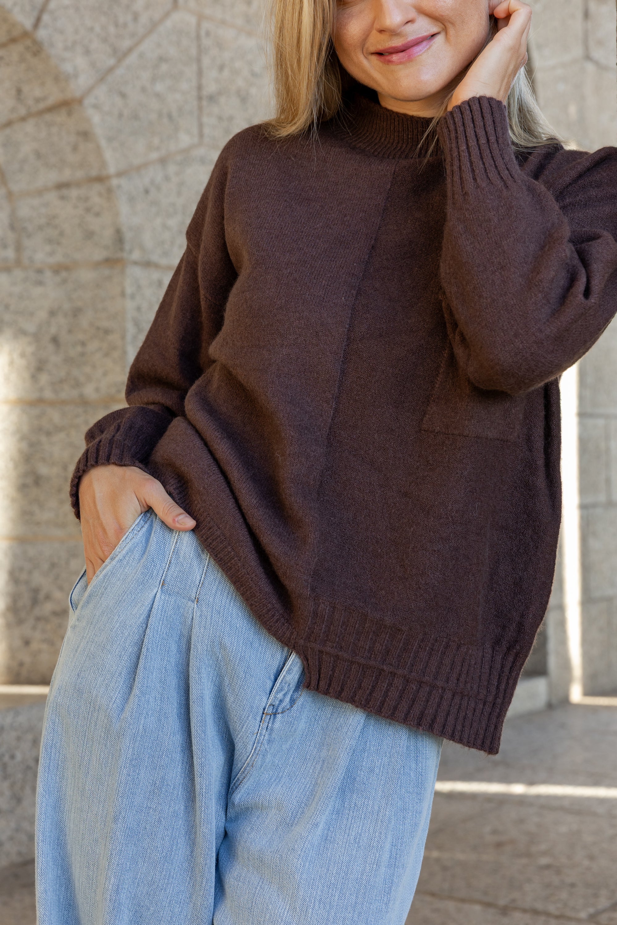 Hollister - Asymmetric Hem with Pocket, Chocolate