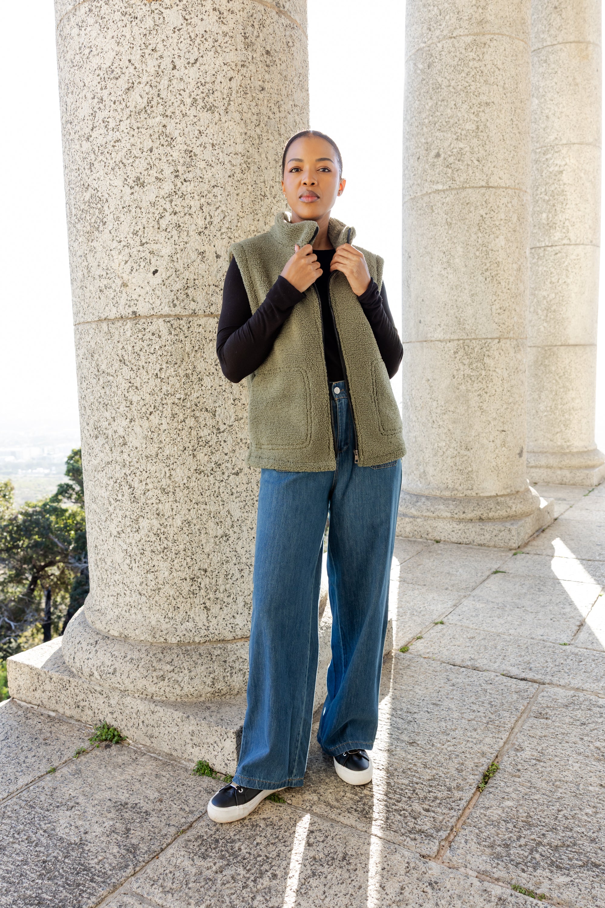 Moderna - Sleeveless Teddy Fur Gillet, Khaki