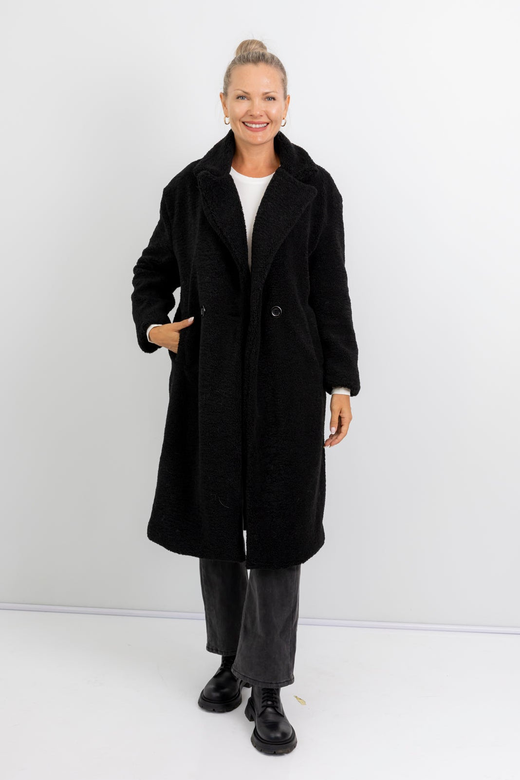 Nouvelle - Teddy Fur Lined Coat, Black