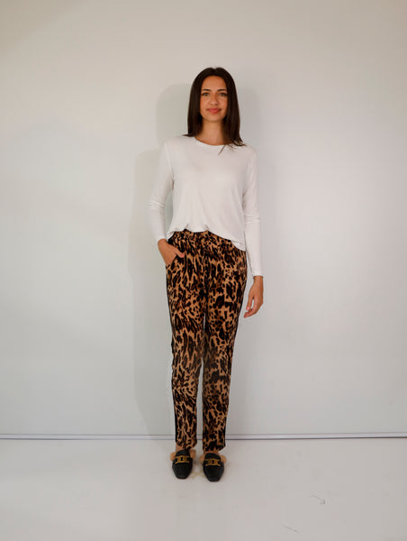 Gia - Easy Fit Classic Animal Pant, with Tape