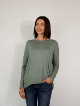 Load image into Gallery viewer, Kitt -Classic Tee with Seam Detail
