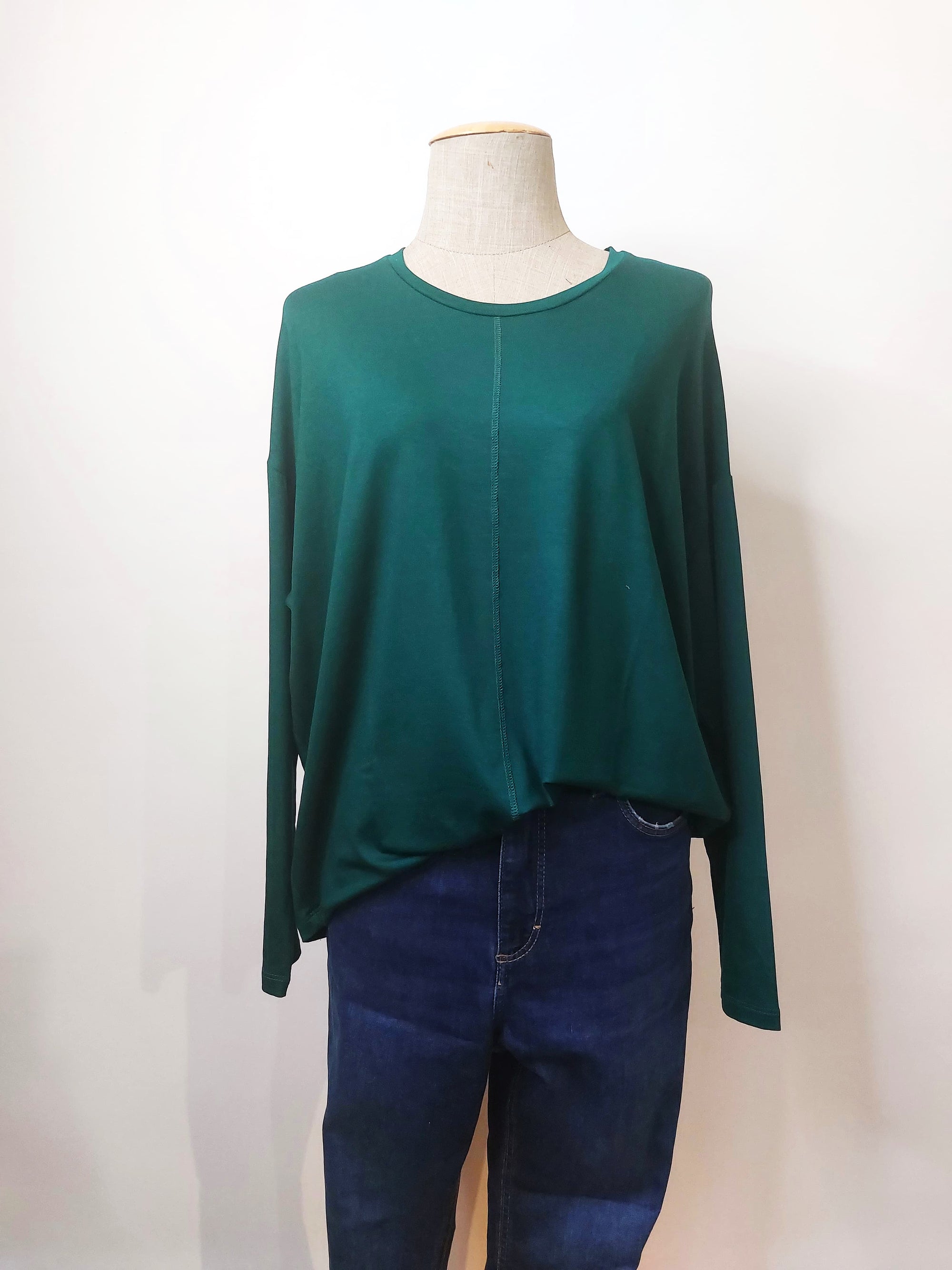 Lila - Classic Tee with Flossing detail