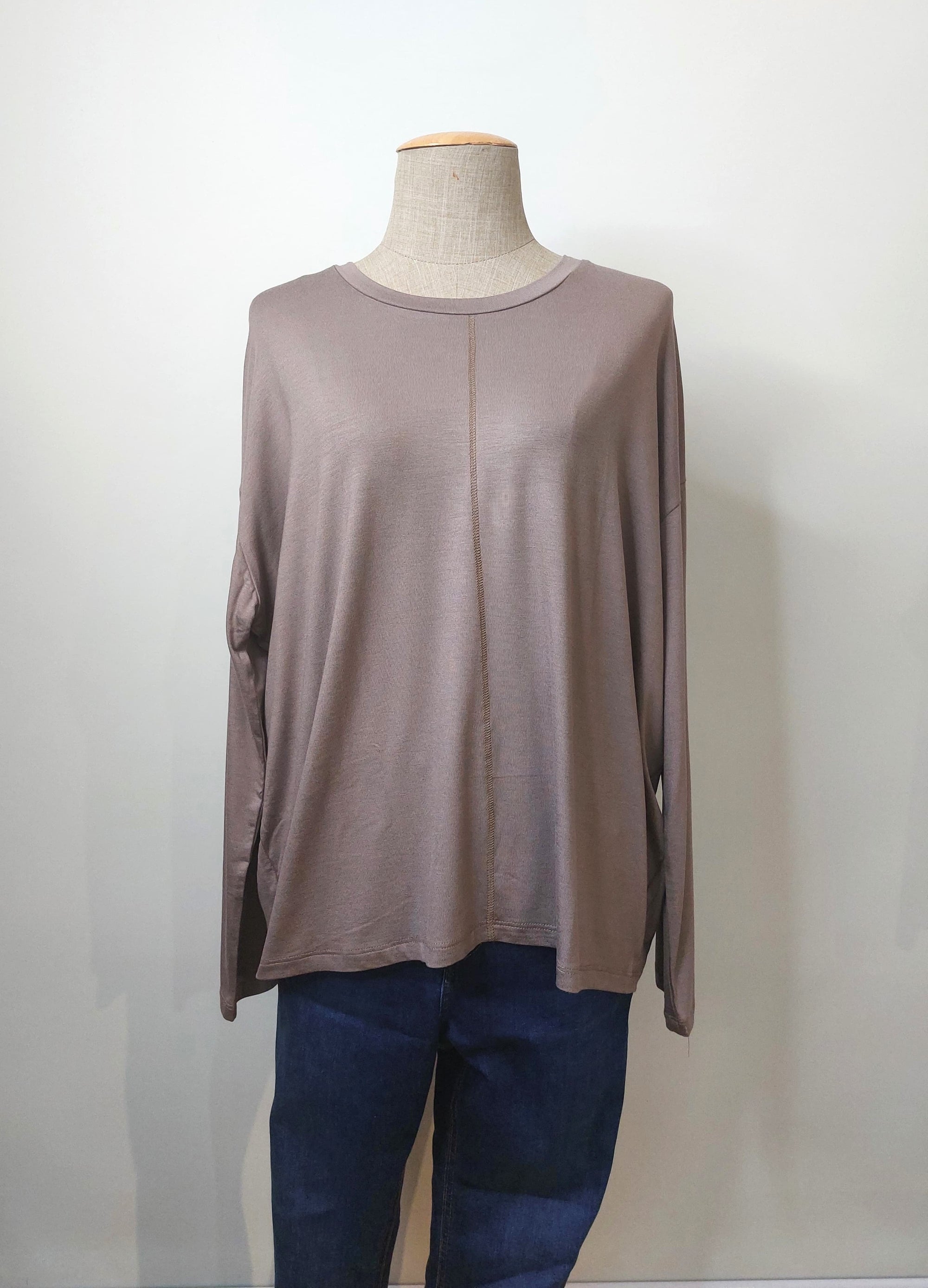 Lila - Classic Tee with Flossing detail