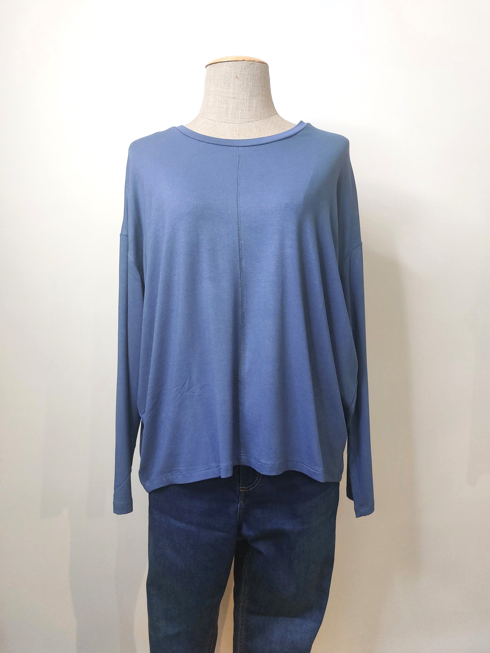 Lila - Classic Tee with Flossing detail