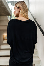 Load image into Gallery viewer, Kitt -Classic Tee with Seam Detail
